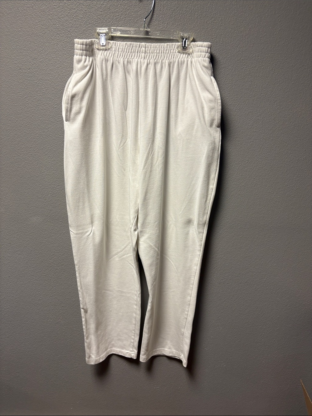 Women's Weekend Provision White Straight-Leg Pull-On Pants